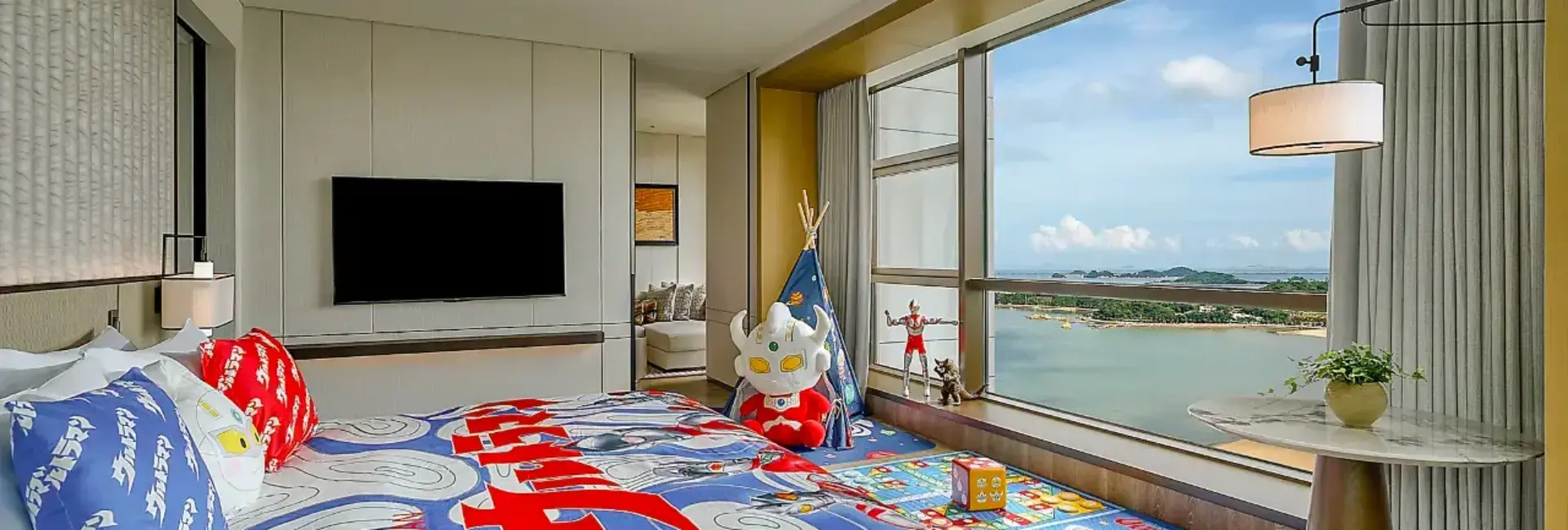 Classic Ultraman And Sea View Suite