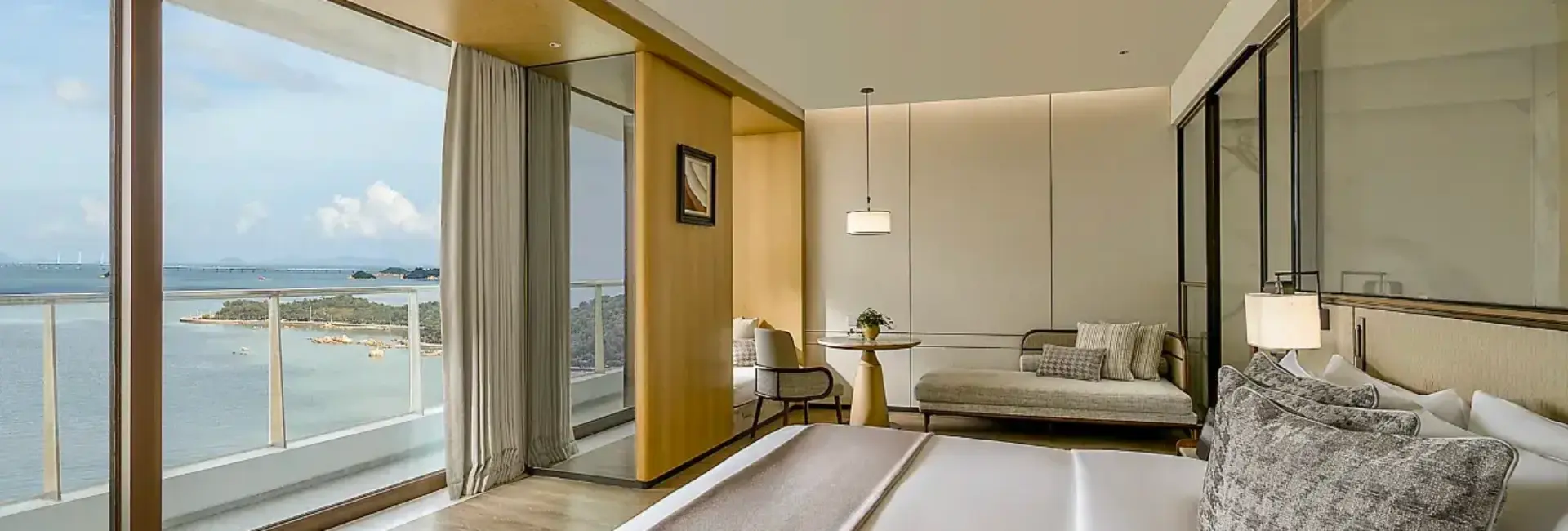 Deluxe Sea View King Room