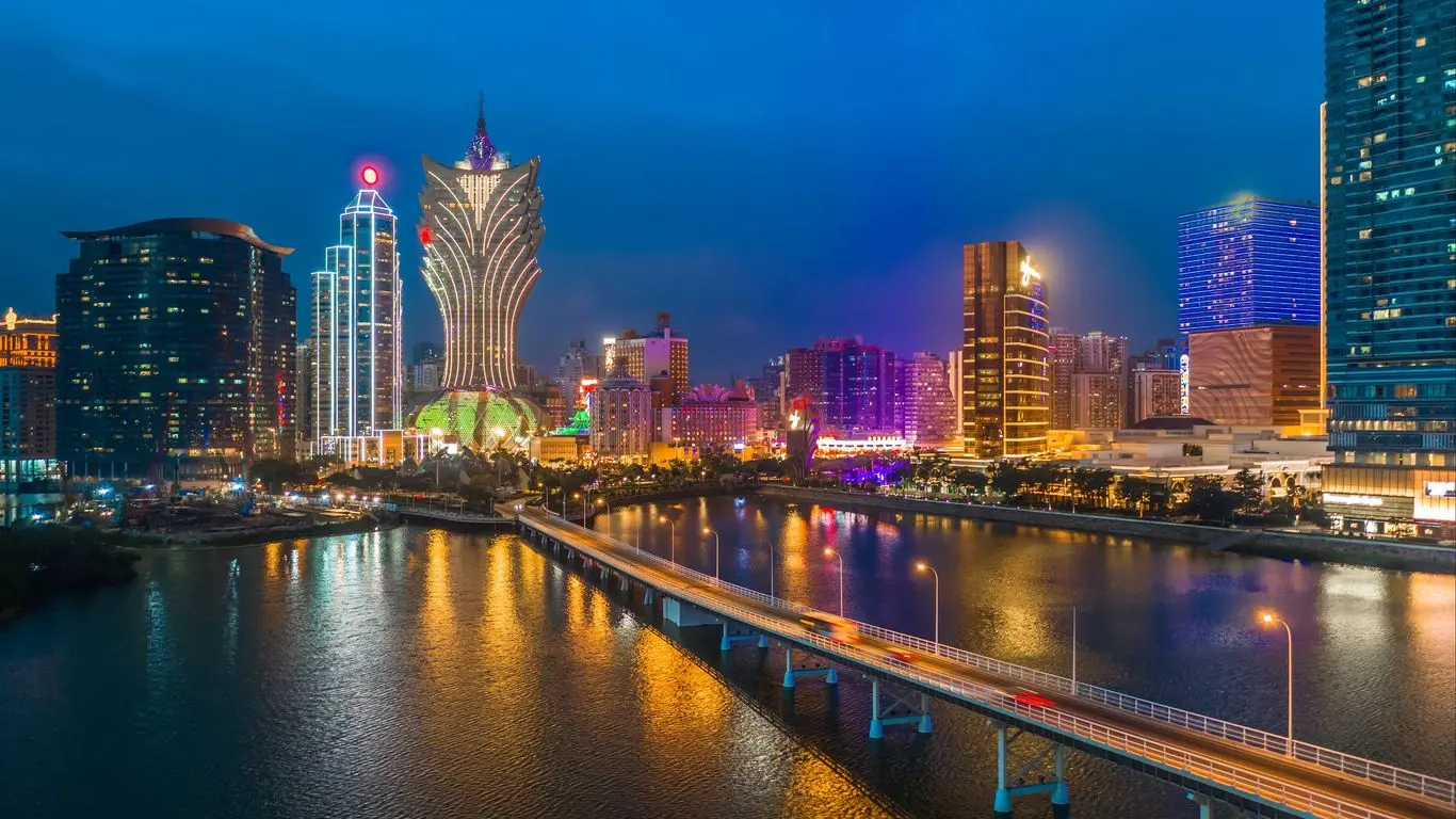 Cross-Border Luxury: The Zhuhai & Macau Dual-City Getaway